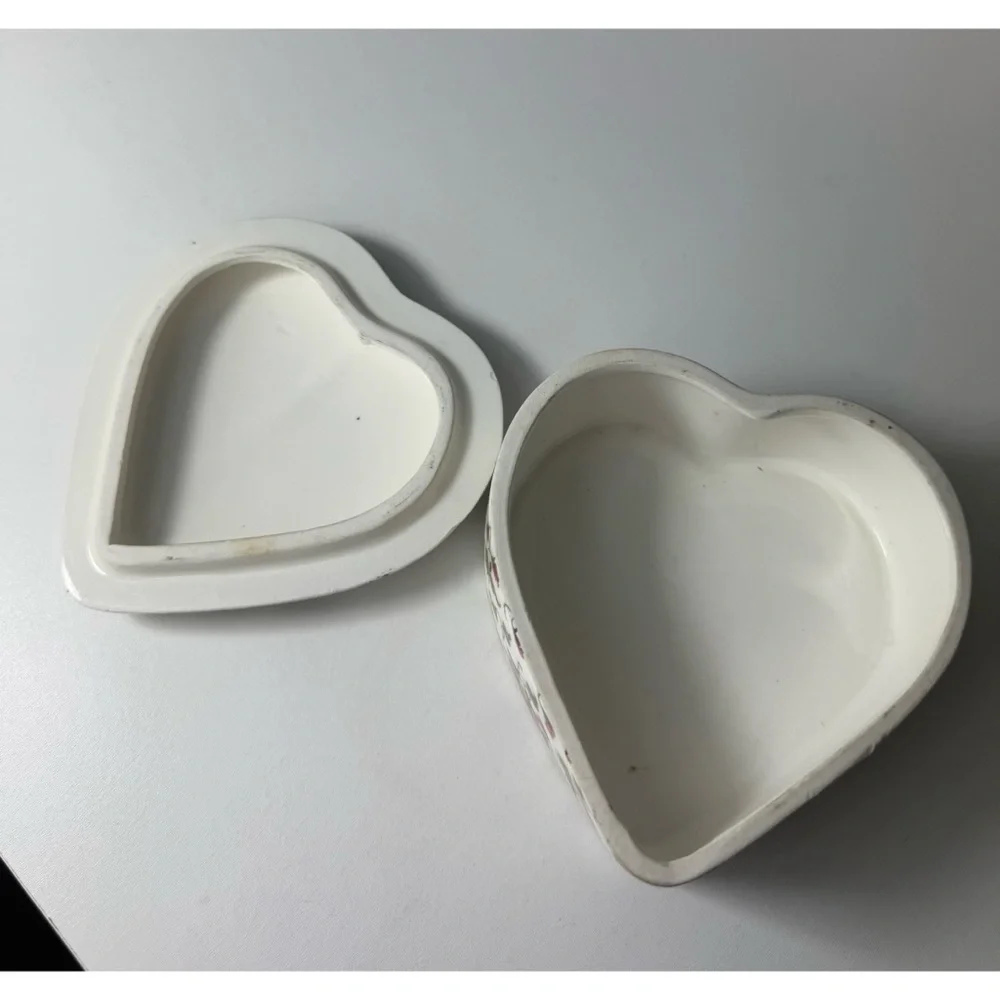 Vintage White Pink Floral Heart Trinket Box Ceramic Rose Print Jewelry Ring Dish